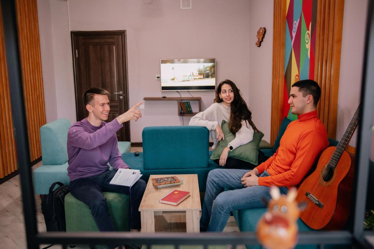 People Hostel Bishkek Ngoại thất bức ảnh