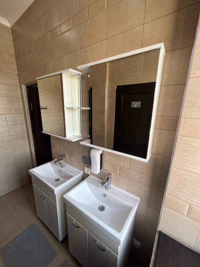 People Hostel Bishkek Ngoại thất bức ảnh